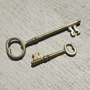 Vintage Antique Solid Brass Skeleton Master Bump Pass Keys [2]